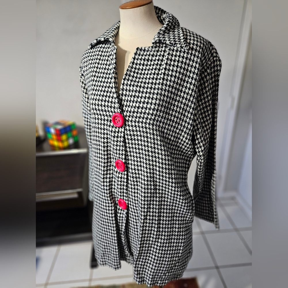 Black & White Houndstooth Women's Coat with Pink Buttons